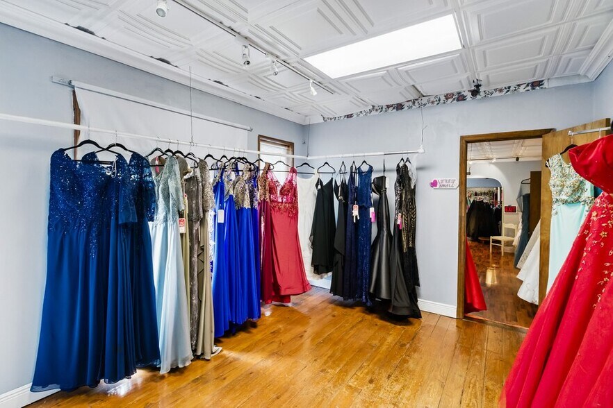 More Photos Of 4066 Broward Blvd, Fort Lauderdale Storefront Retail Office For Sale