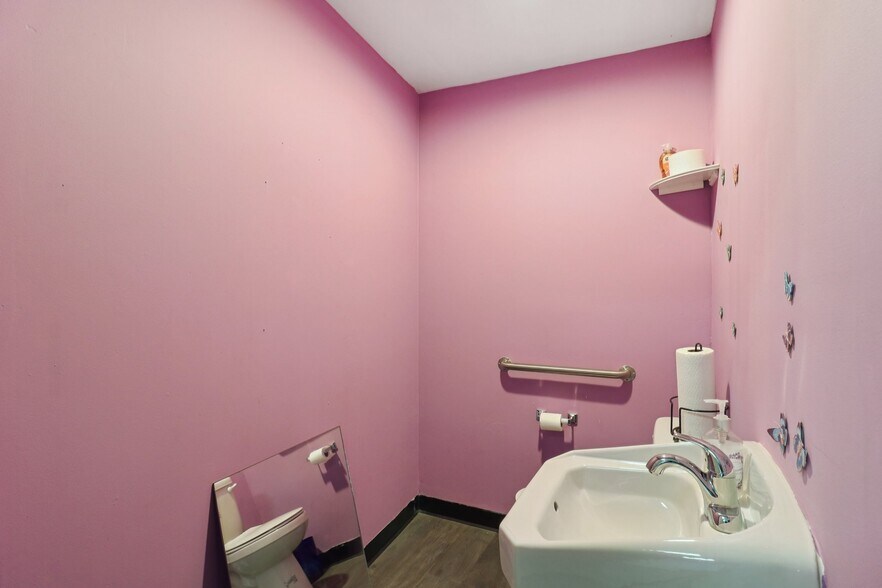 More Photos Of 417-421 Lake St, Maywood Storefront Retail Residential For Sale