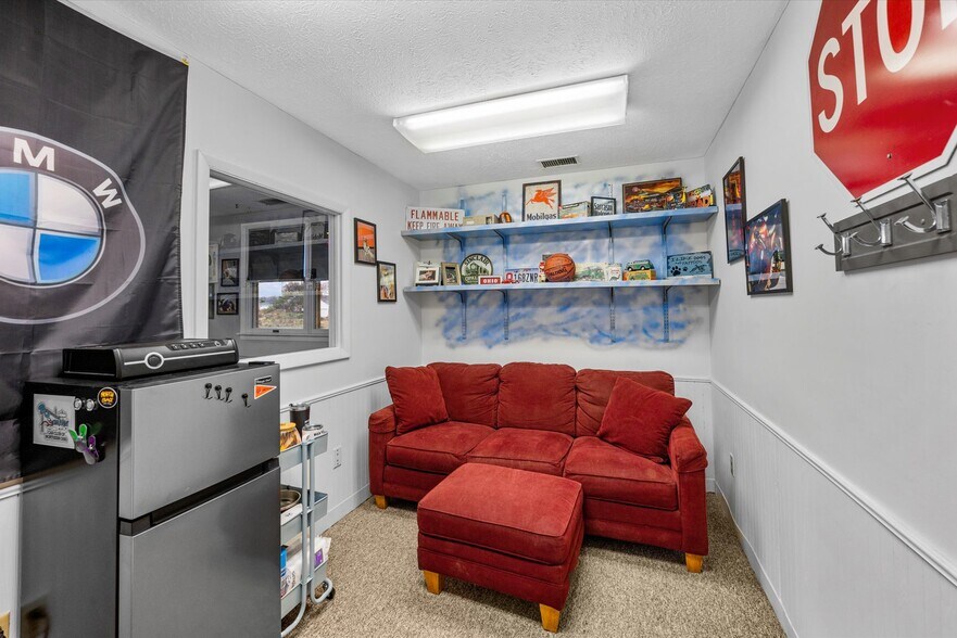 More Photos Of 1728 Sadler St, Sandusky Warehouse For Sale