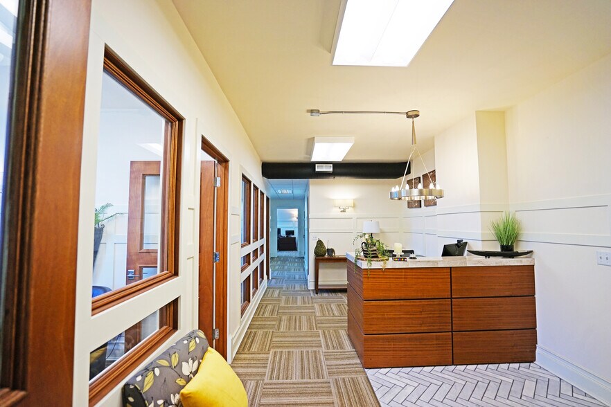 More Photos Of 30-34 N 3rd St, Yakima Office For Lease