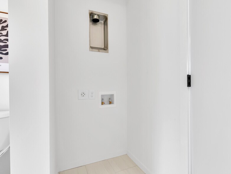 More Photos Of 1602 N Central St, Knoxville Apartments For Sale