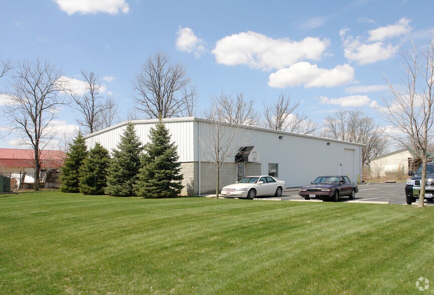 Primary Photo Of 7435 Montgomery Dr, Plain City Warehouse For Lease