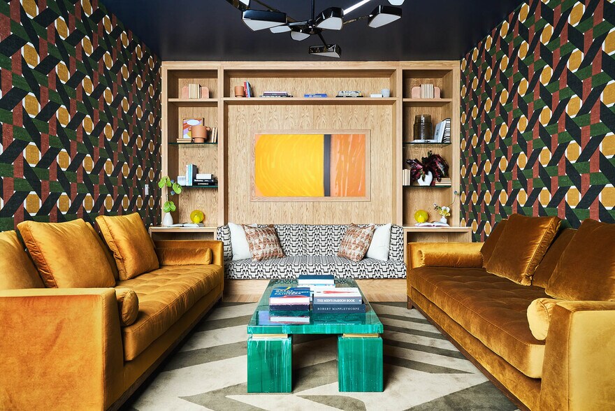 More Photos Of 134 Charles St, New York Office For Sale