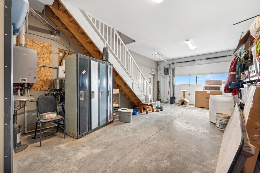 More Photos Of 3807 9th St, Lloydminster Warehouse For Sale