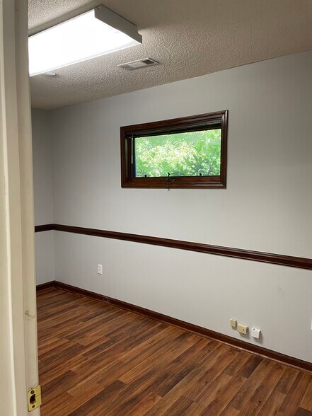 More Photos Of 3844 Leeds Ave, North Charleston Office For Lease