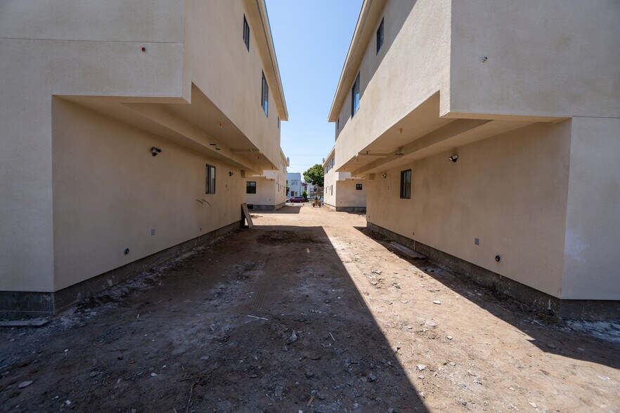 More Photos Of 906 Lakme ave, Wilmington Apartments For Sale