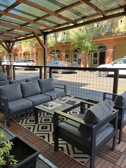 More Photos Of 9071 Windsor Rd, Windsor Apartments For Lease