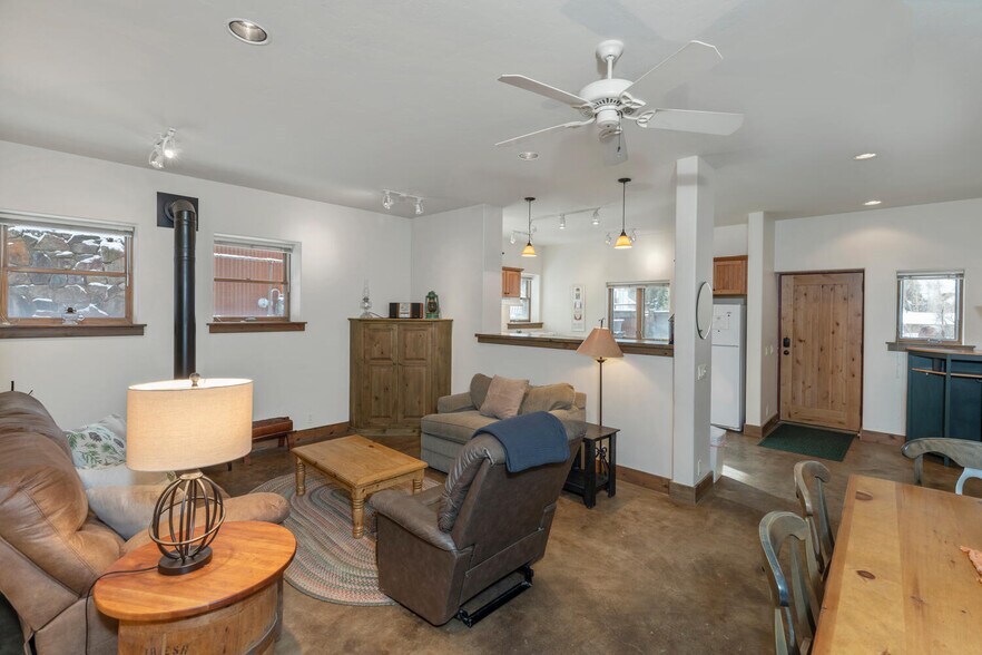 More Photos Of 115 / 117 / 119 7th Ave, Ouray Apartments For Sale