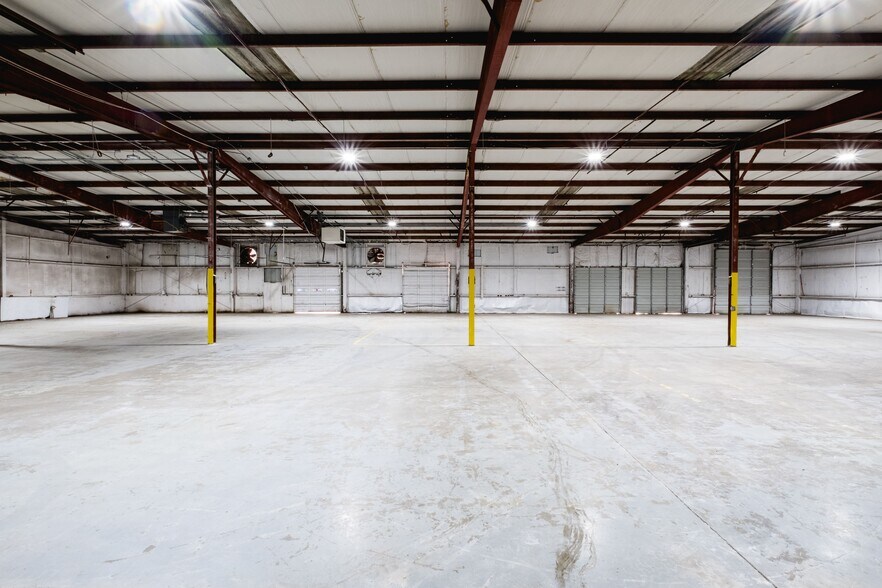 Primary Photo Of 3201 S Elm St, Little Rock Warehouse For Lease