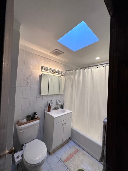 More Photos Of 141 Conselyea St, Brooklyn Multifamily For Sale