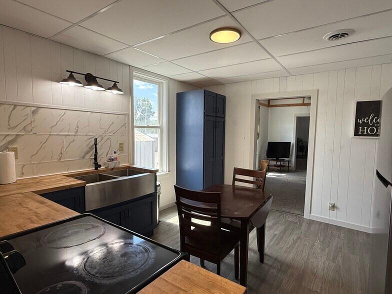 More Photos Of 320 N Main St, Scandinavia Storefront Retail Residential For Sale