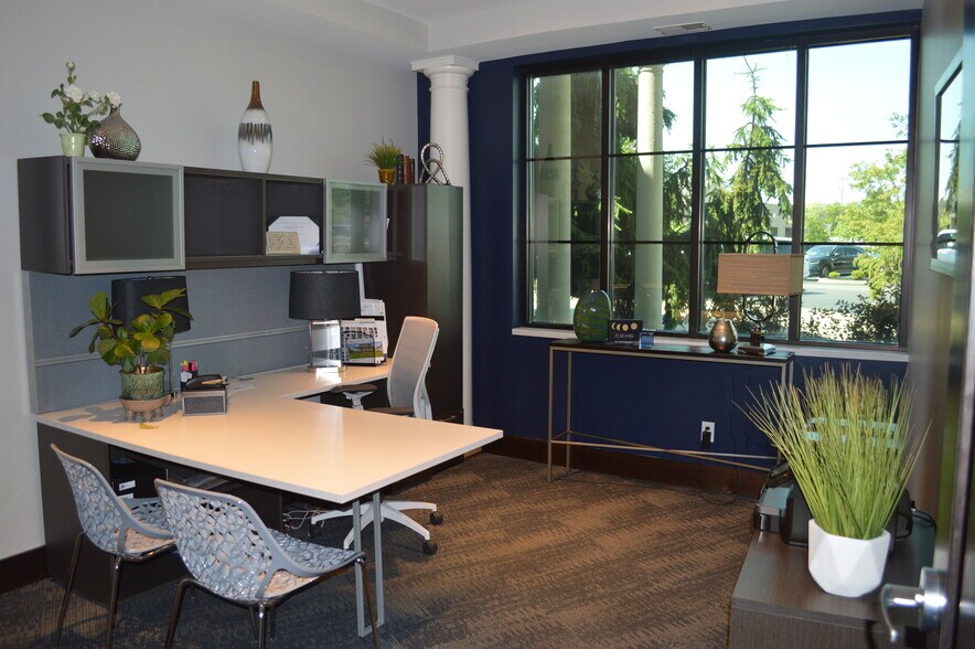 More Photos Of 8534 Yankee St, Dayton Office For Sale