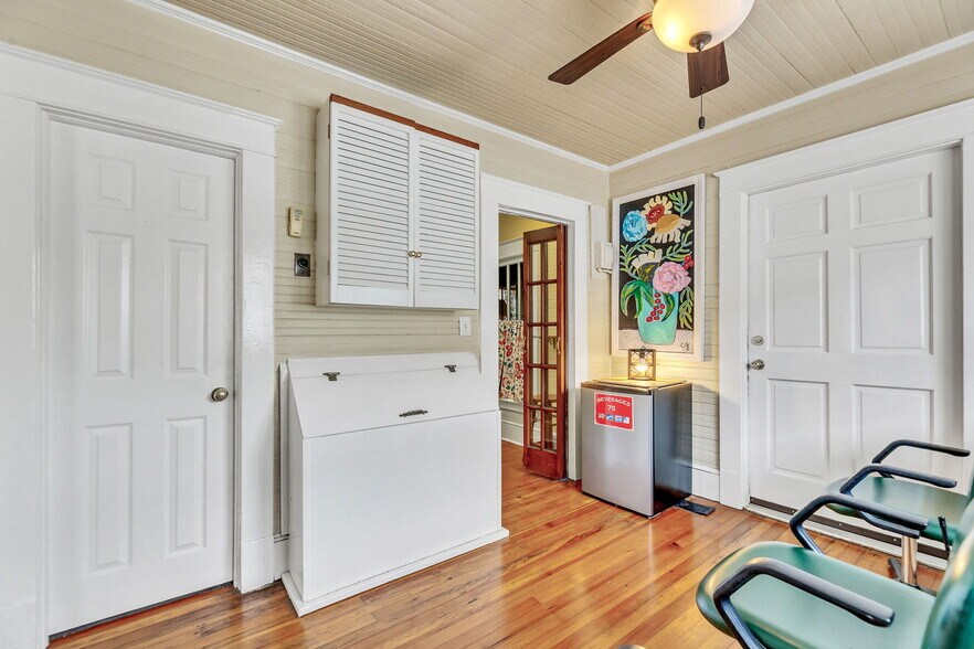 More Photos Of 104 State St, Greensboro Freestanding For Sale