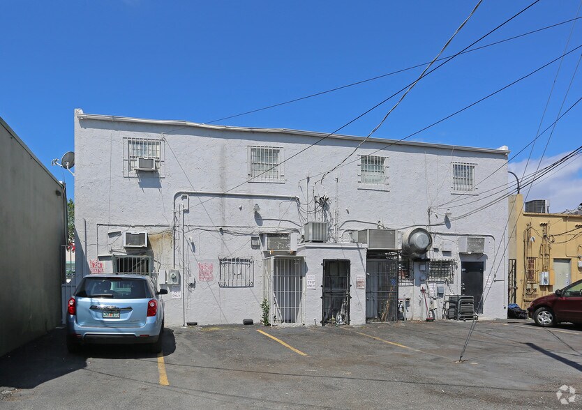 More Photos Of 7915 Biscayne Blvd, Miami Storefront Retail Residential For Lease