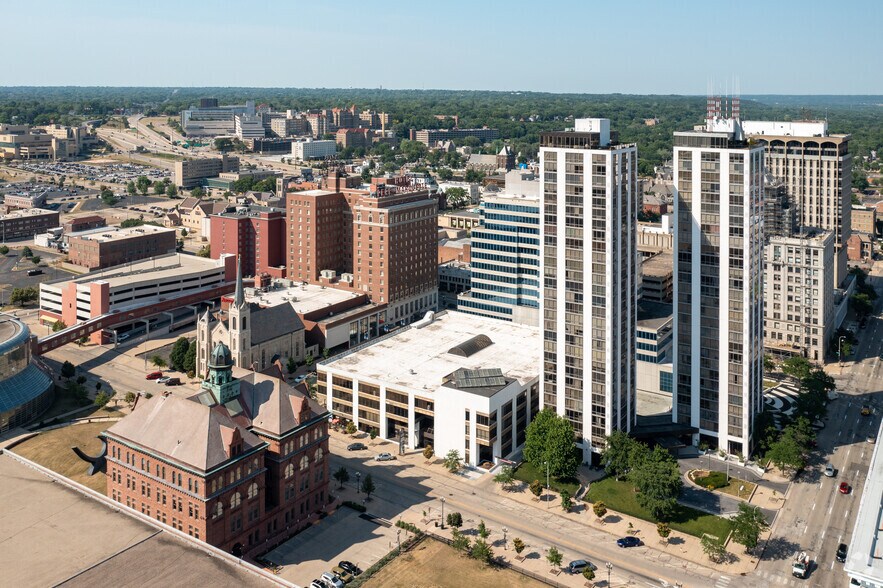 More Photos Of 456 Fulton St, Peoria Office For Lease