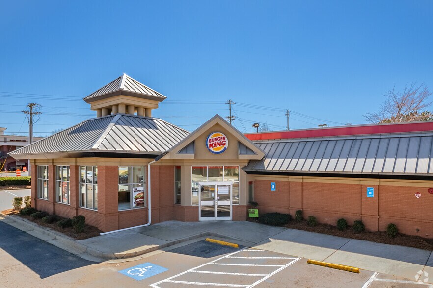 More Photos Of 890 N Main St, Alpharetta Fast Food For Lease