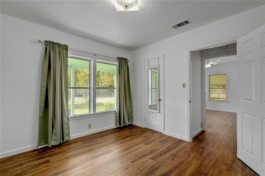 More Photos Of 4400 Norwood Ln, Austin Land For Lease
