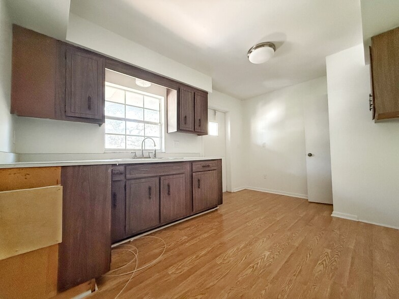 More Photos Of 1251-1255 Miller Ave, Winter Park Medical For Lease