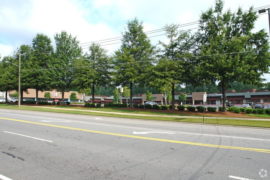 More Photos Of 6690 NE Roswell Rd, Atlanta Unknown For Lease