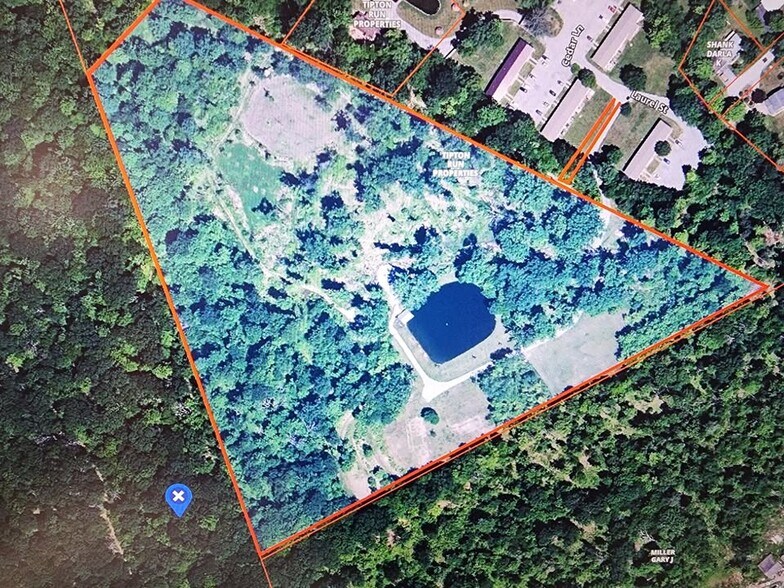 More Photos Of 821 Hickory St, Tyrone Land For Lease