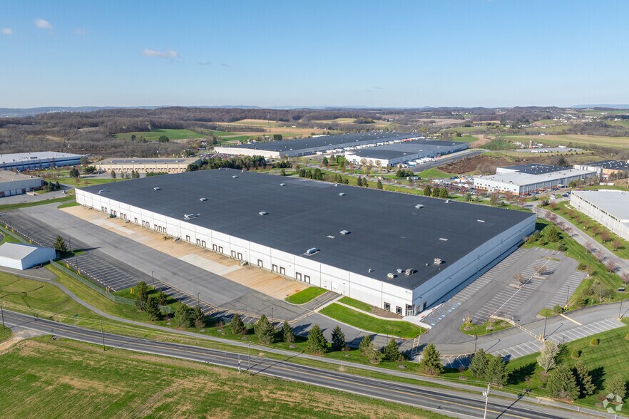 More Photos Of 9750 Commerce Cir, Kutztown Distribution For Lease