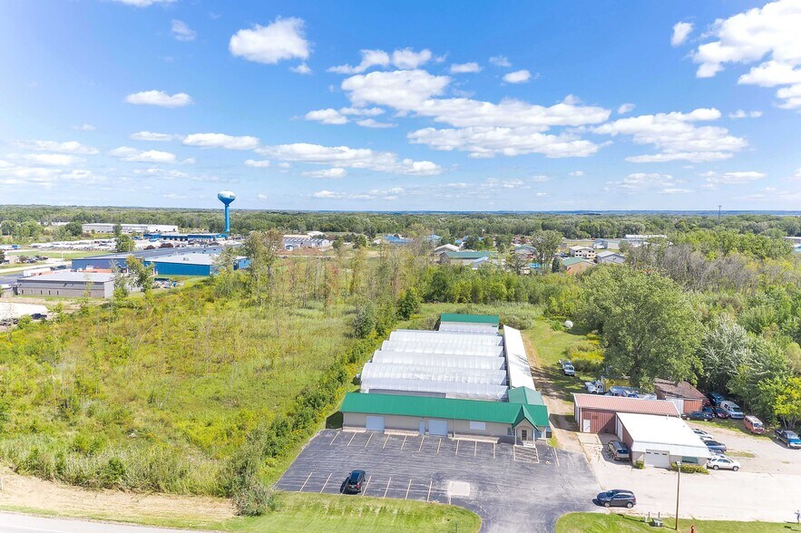 More Photos Of 4040 Velp Ave, Green Bay Specialty For Sale