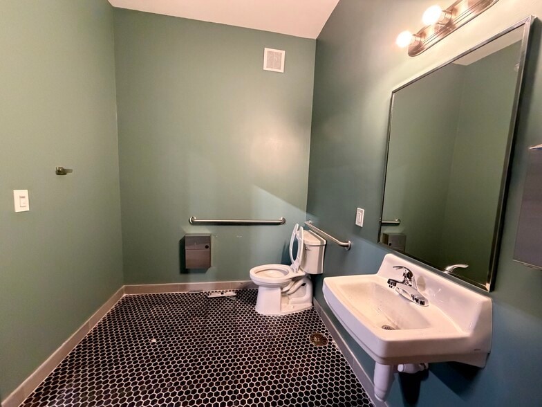 More Photos Of 229 Airpark Blvd, Immokalee Airplane Hangar For Sale