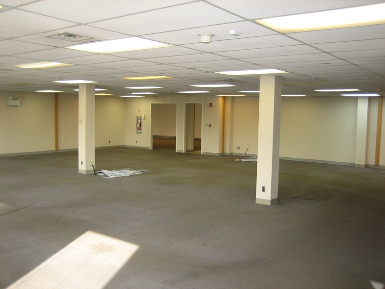 More Photos Of 3501 Island Ave, Philadelphia Light Manufacturing For Lease