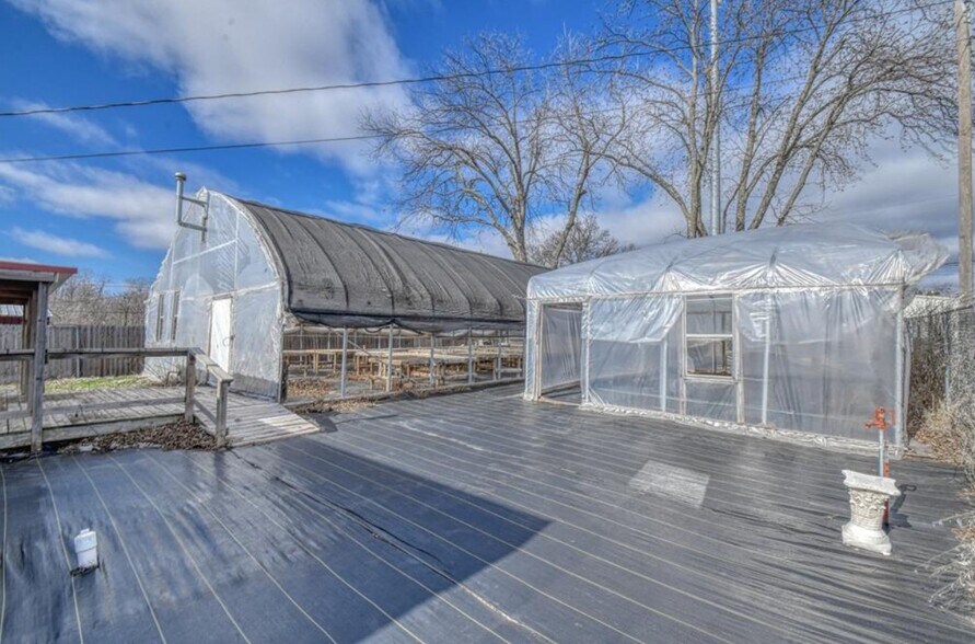 More Photos Of 521 Eel River St, Purcell General Retail For Sale