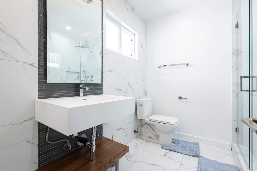 More Photos Of 1267 N Laurel Ave, West Hollywood Apartments For Sale