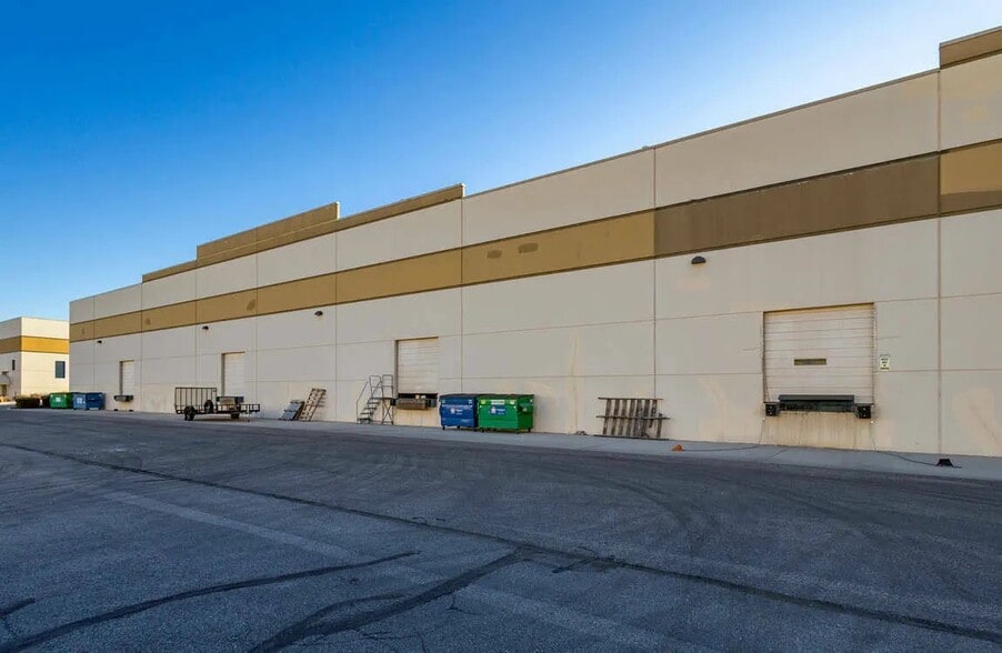 More Photos Of 2748-2796 S Victory View Way, Boise Warehouse For Lease