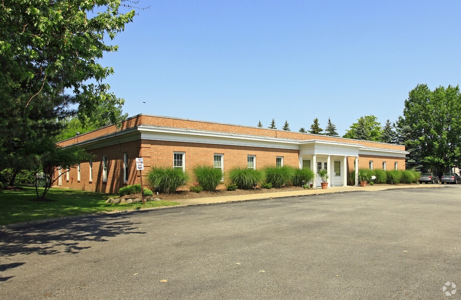 Primary Photo Of 850 Brainard Rd, Highland Heights Medical For Lease