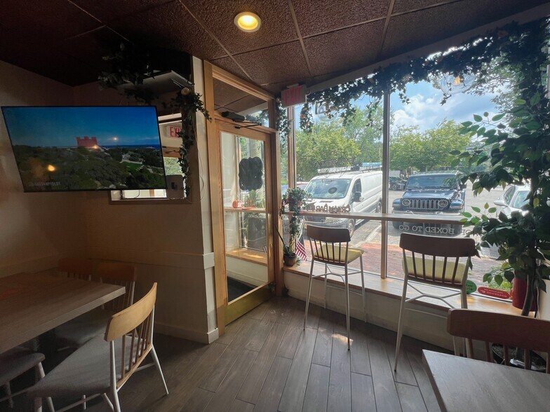 More Photos Of 473-475 Ashford Ave, Ardsley Office For Lease