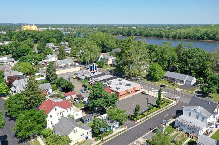 More Photos Of 320 W Front St, Florence Storefront For Sale