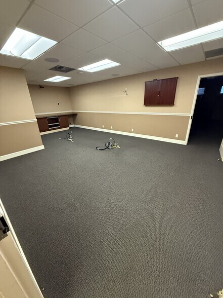 More Photos Of 50 Snider Way, Sparks Light Distribution For Lease