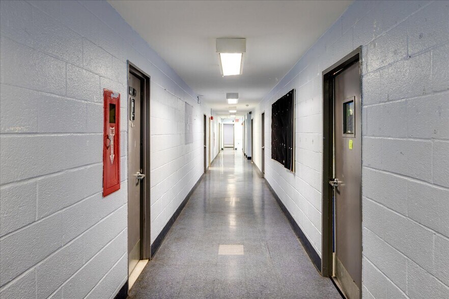 More Photos Of 16711 73rd Ave, Fresh Meadows Religious Facility For Lease