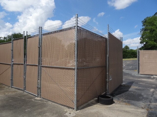 More Photos Of 504 Cumberland St, Fayetteville Light Distribution For Lease