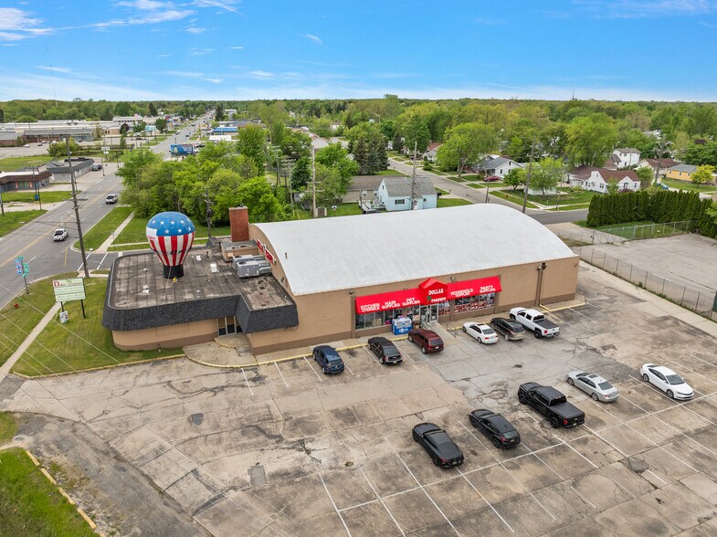 More Photos Of 2419 Lapeer Rd, Port Huron General Retail For Sale