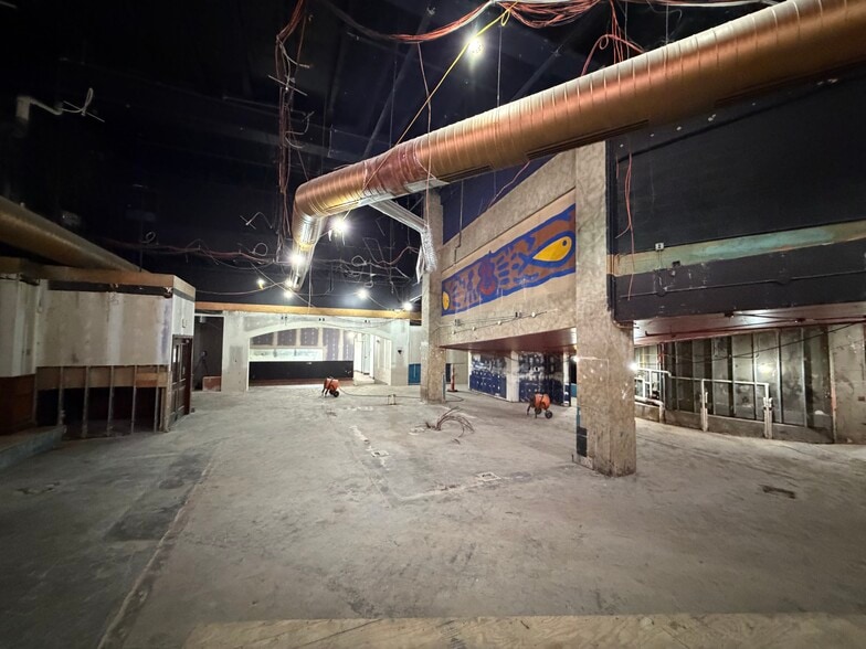 More Photos Of 21 Prospect Ave, Cleveland Parking Garage For Lease