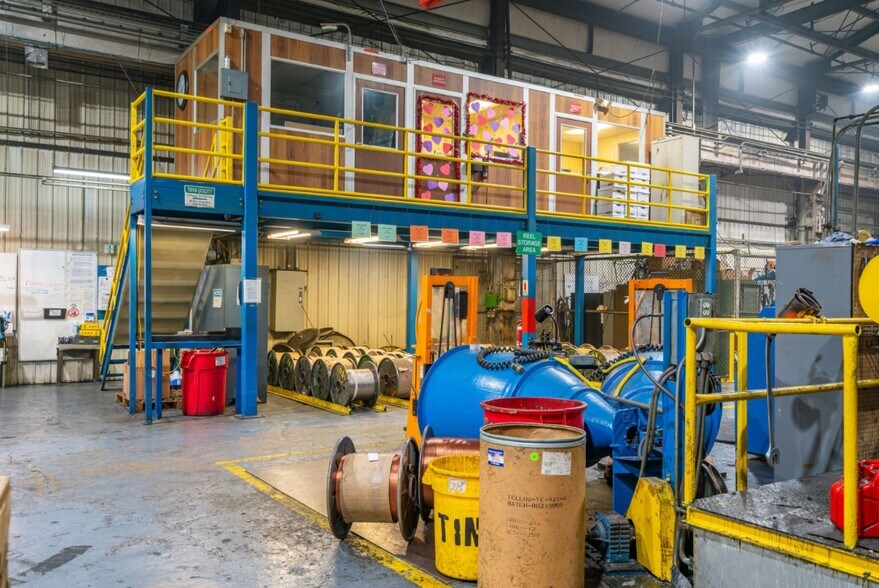 More Photos Of 621 Dana St NE, Warren Manufacturing For Lease