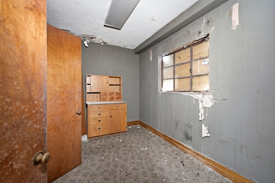 More Photos Of 2575 Cleveland Ave, Columbus Office For Sale