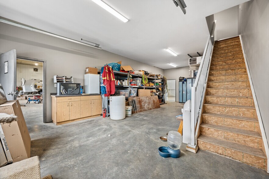 More Photos Of 3807 9th St, Lloydminster Warehouse For Sale
