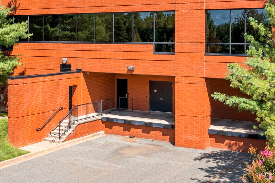 More Photos Of 20501 Seneca Meadows Pky, Germantown Office For Lease