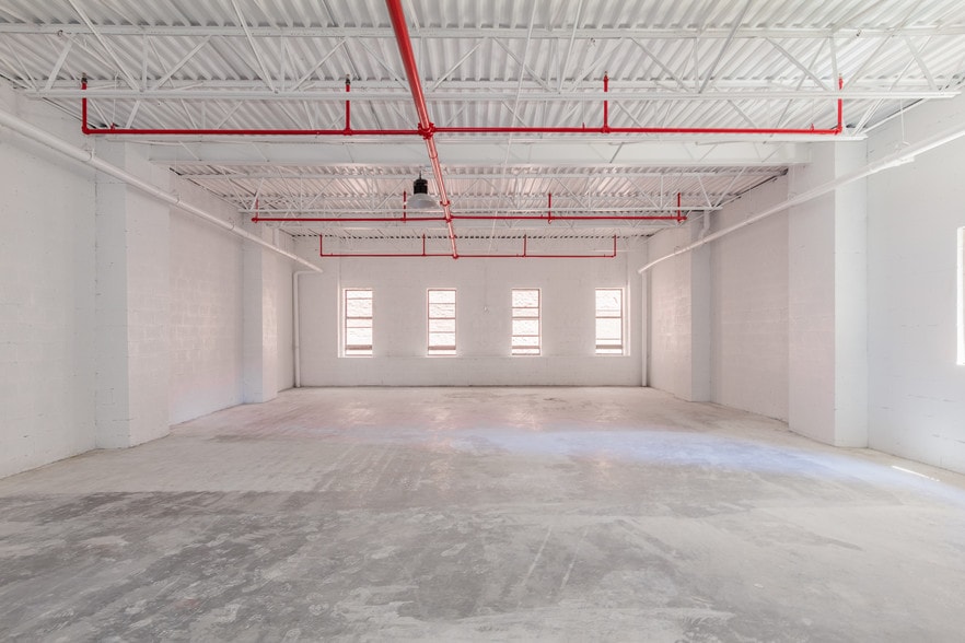 More Photos Of 404 E Baltimore St, Baltimore Storefront Retail Office For Lease