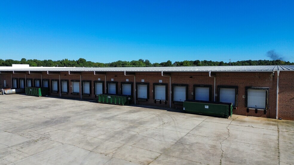 More Photos Of 100 Don Truell Ln, Thomasville Warehouse For Lease