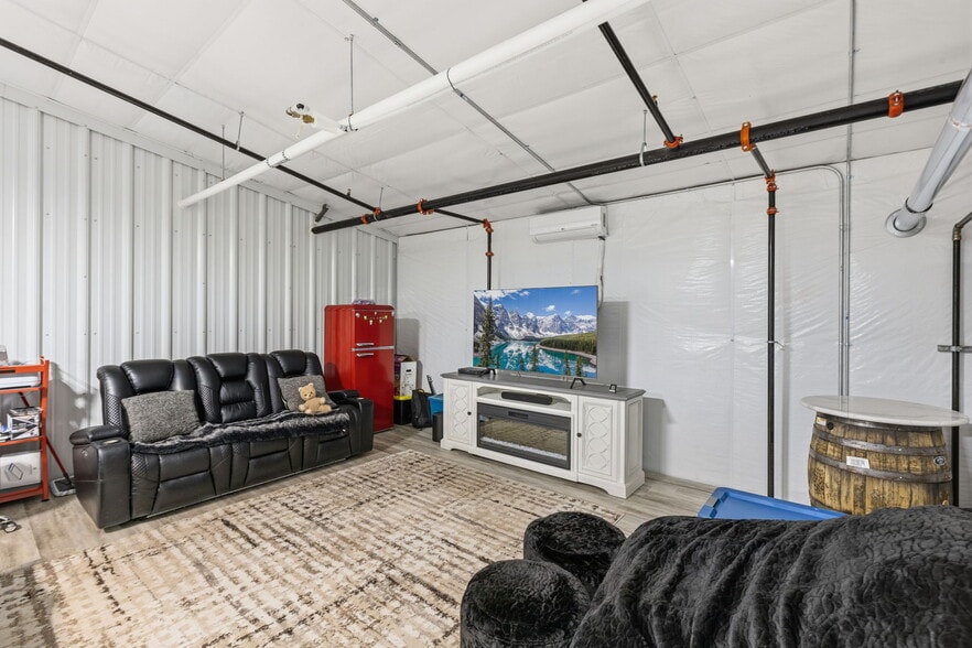 More Photos Of 360 Rancho Dr, Windsor Self Storage For Sale