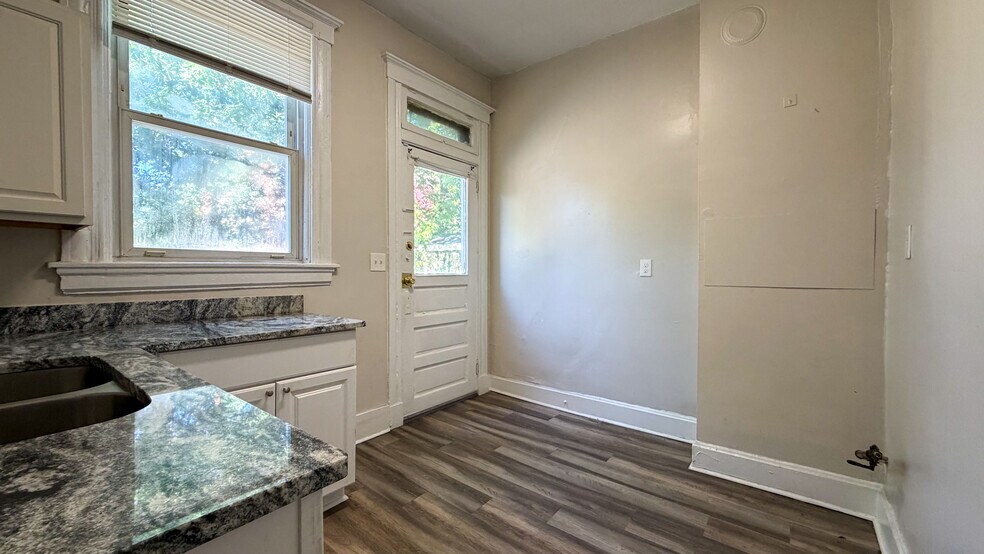 More Photos Of 275 McCormick Pl, Cincinnati Apartments For Sale
