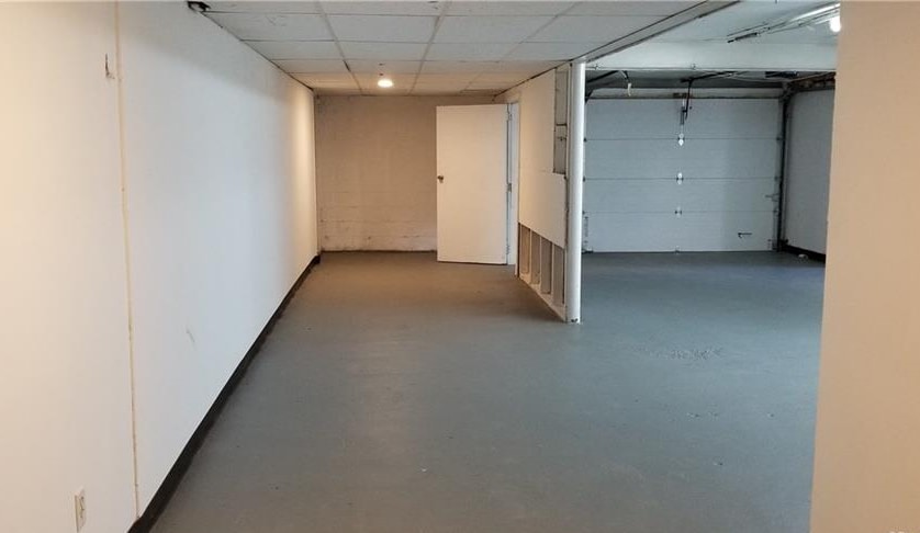 More Photos Of 49 Waterbury Rd, Prospect Storefront For Sale