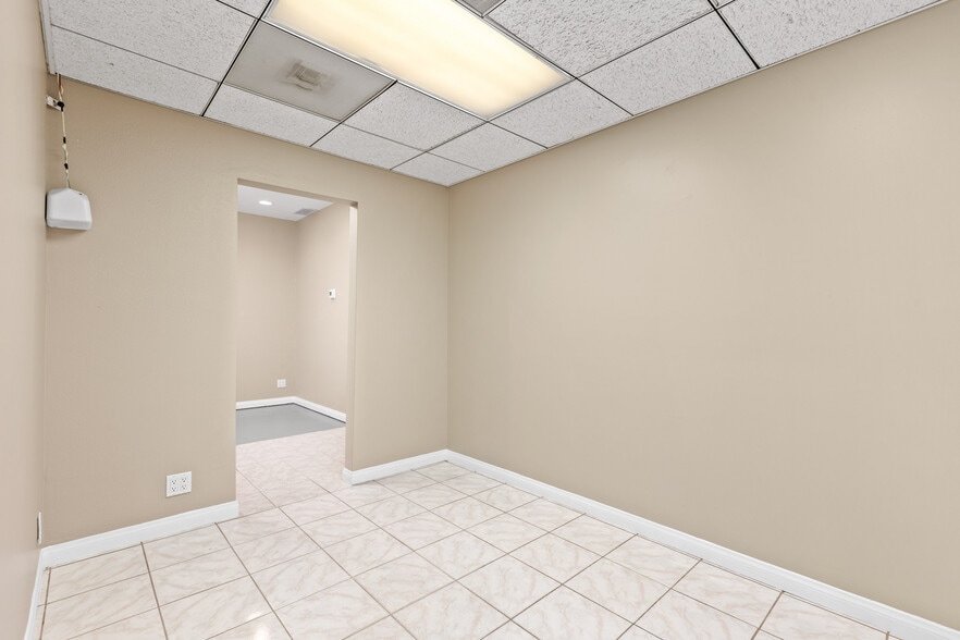 More Photos Of 1240 N Jefferson St, Anaheim Warehouse For Sale