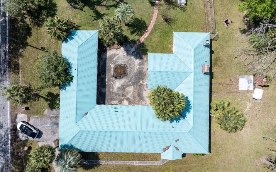 More Photos Of 7601 133rd Rd, Live Oak Assisted Living For Sale